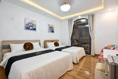 Habitación cuádruple con balcón — My Hotel
